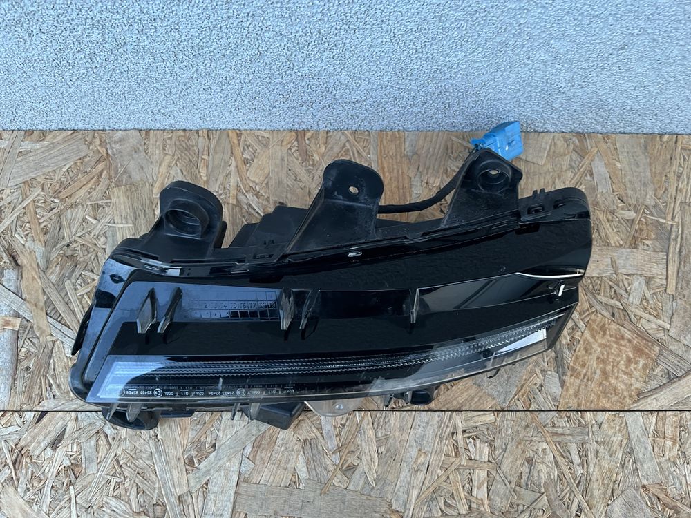 Proiector DRL DayLight LED dreapta Peugeot 3008 5008 II Facelift 2020+