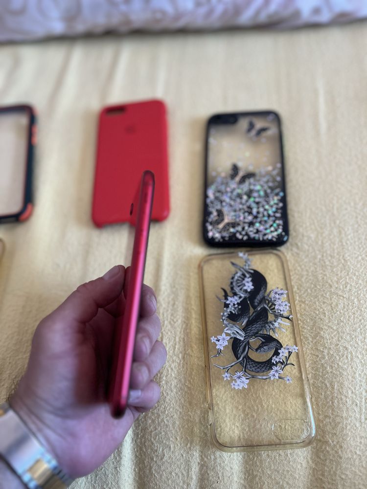 Продавам Iphone SE 2020