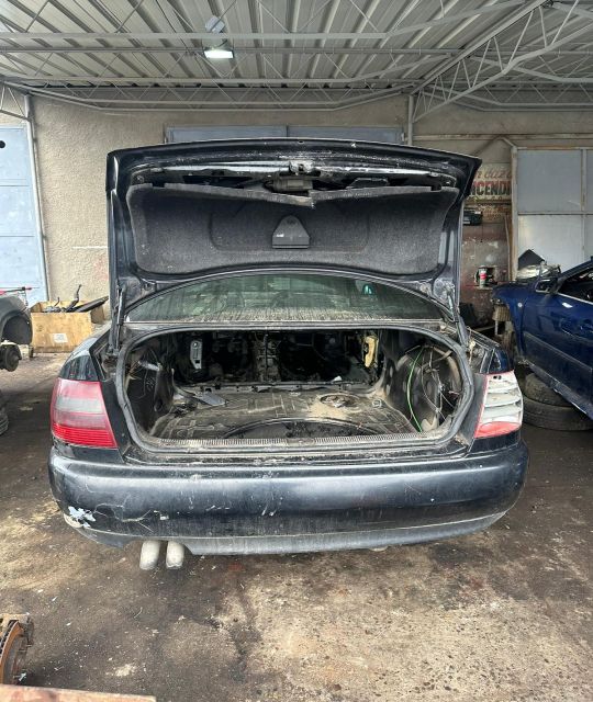 Fuzeta fata dreapta Audi A4 B5