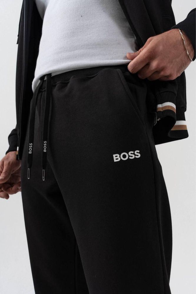 Мъжки спортен комплек в черен цвят Boss