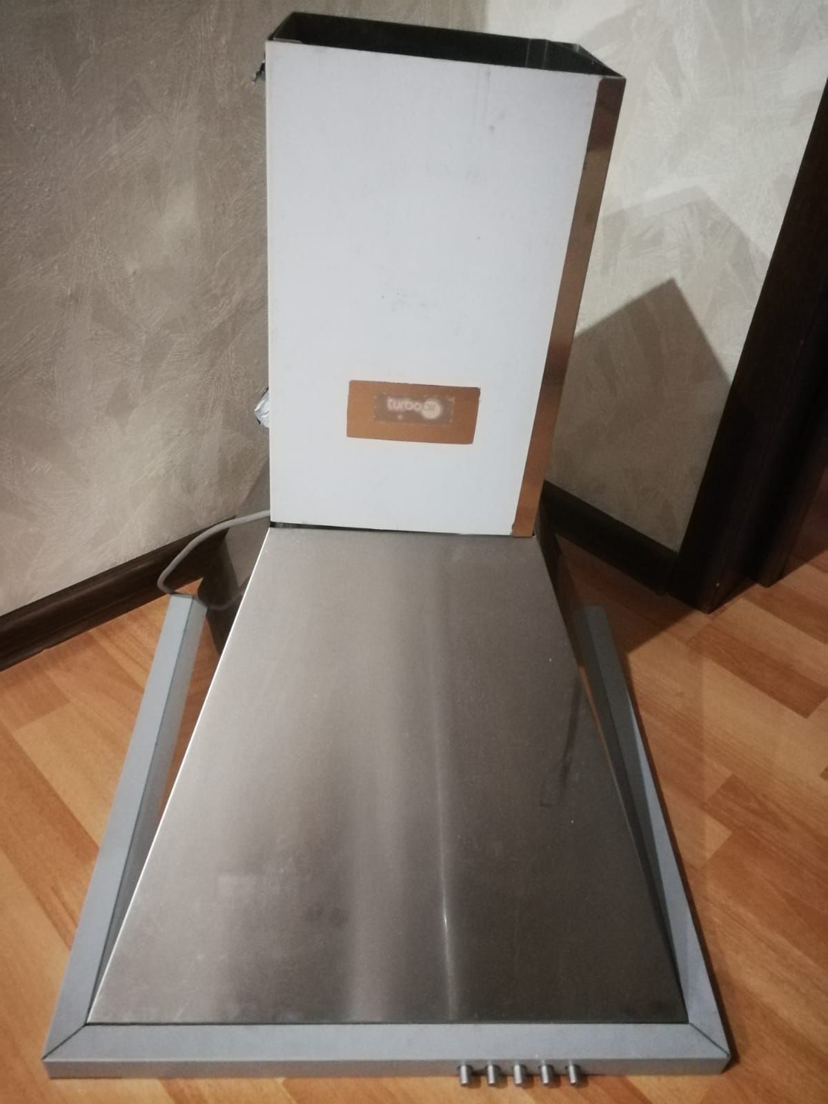 Продам кухонную вытяжку!!! СРОЧНО.