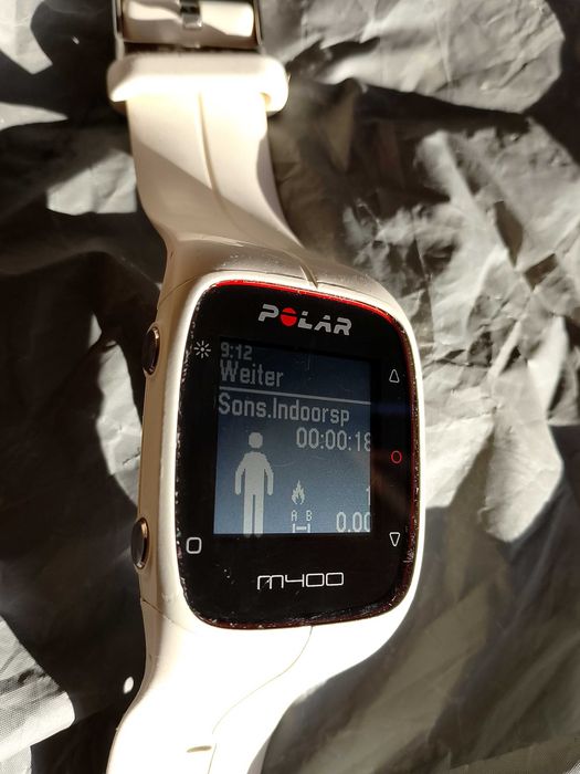 Часовник Polar m400