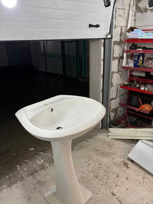Продам раковину  с пьедесталом