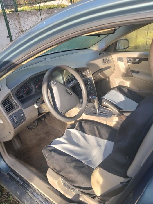 Vând sau dezmembrez Volvo