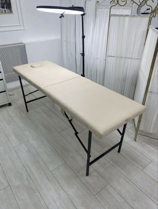Продам кушетку подходит для массажа, для мастеров ресниц , бровей
