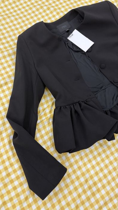 Zara Страхотно сако с набор в черно