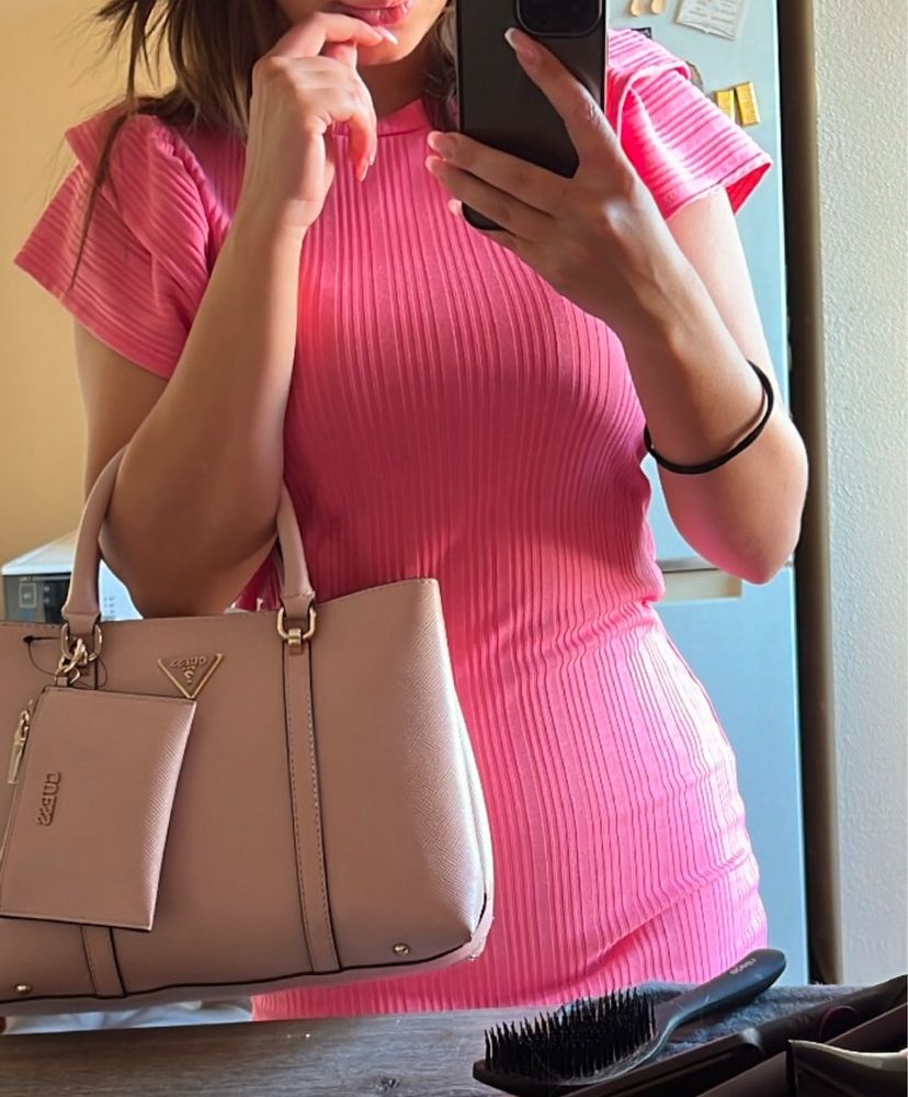 Розова рокля Reserved