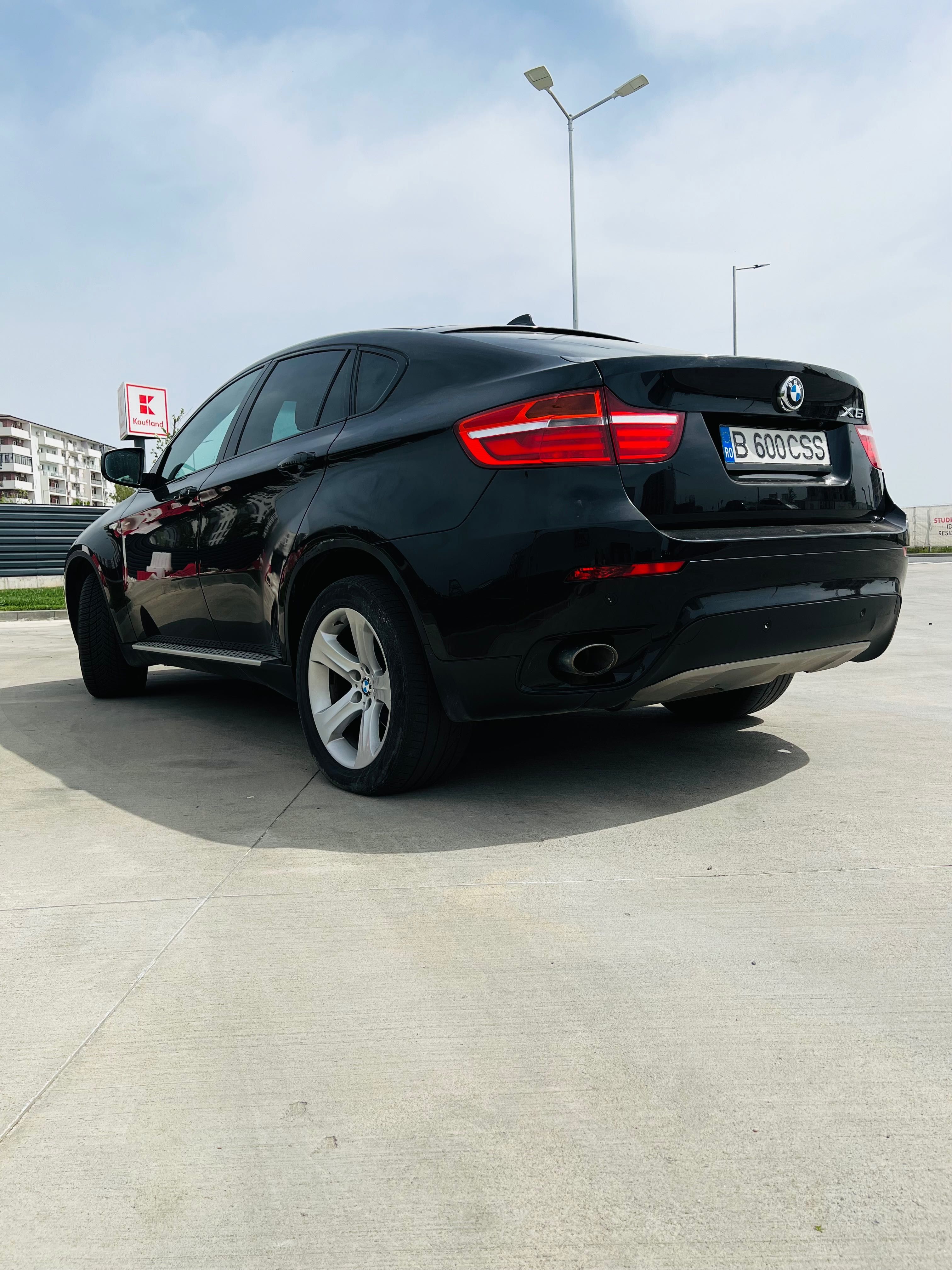 Vând BMW X6 facelift 2013