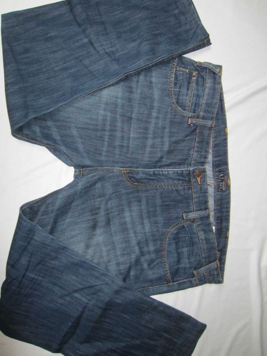 Blugi Armani W40 L30,Talie=104cm,Lung=97cm,croiala dreapta
