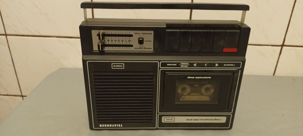 Telefunken MC210 și Philips N2222