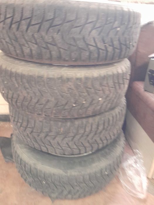 Продавам зимни гуми 4x114.3- 15 цола