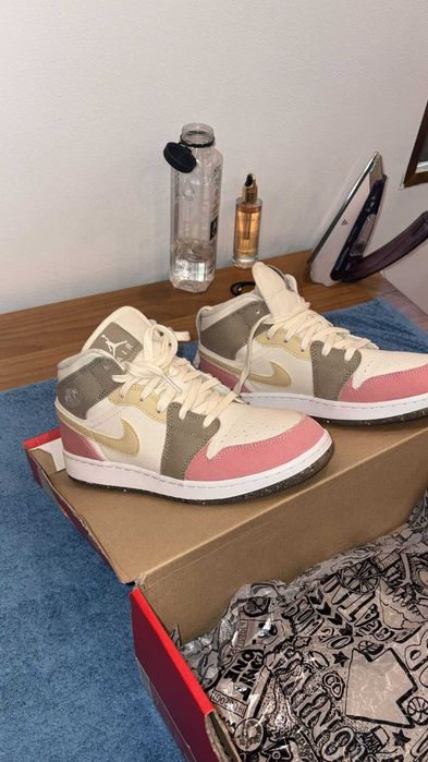 Adidasi Nike ,o singura purtare