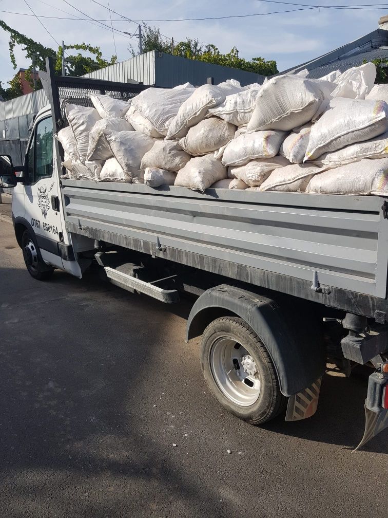 Transport moloz nisip pietriș amestec materiale costructi