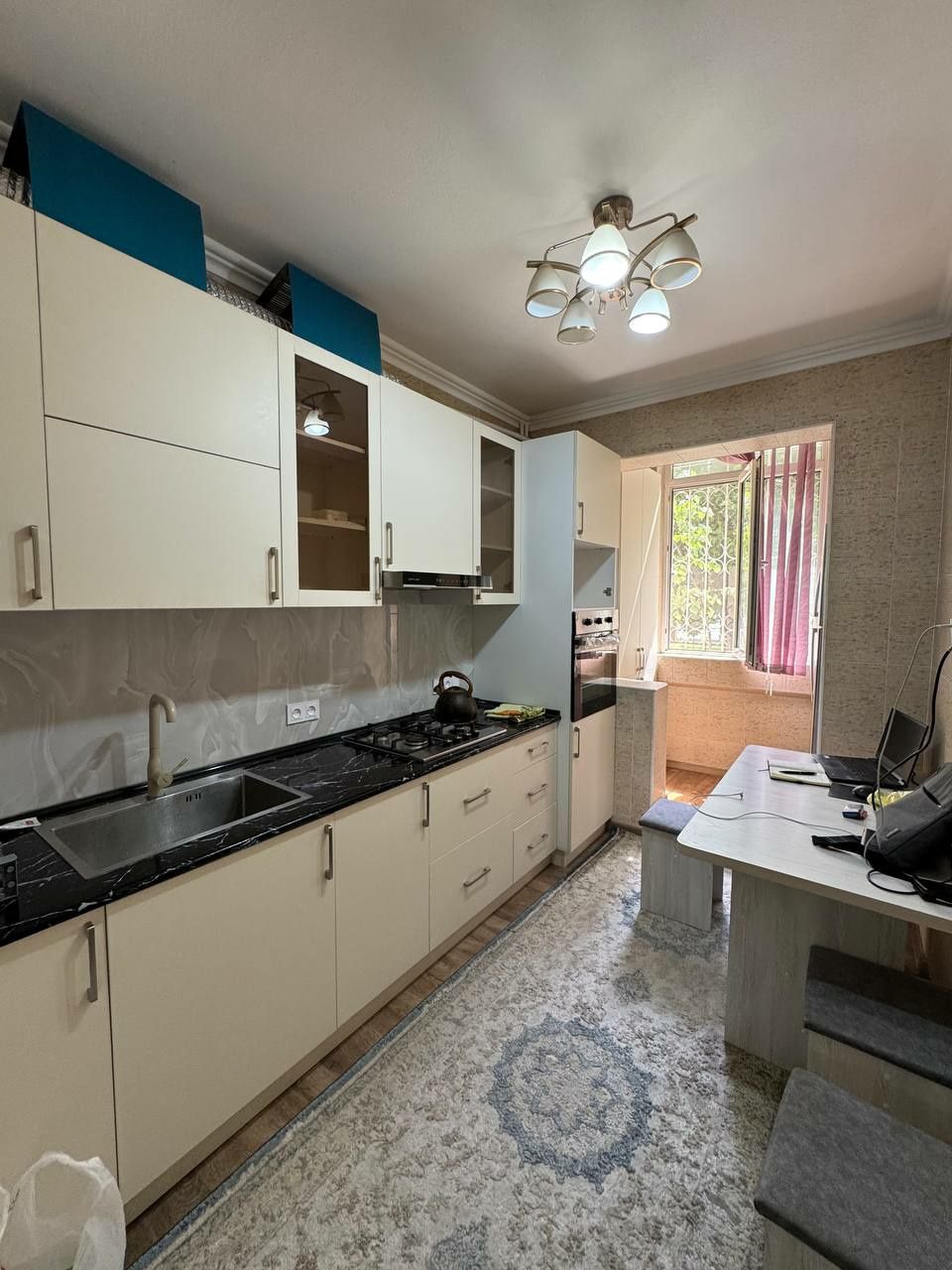 Продается квартира в Центре, Мирабадский 3 комнат ААА