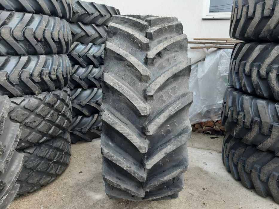 Anvelope noi 650/75R32 radiale marca BKT pentru combina John Deere