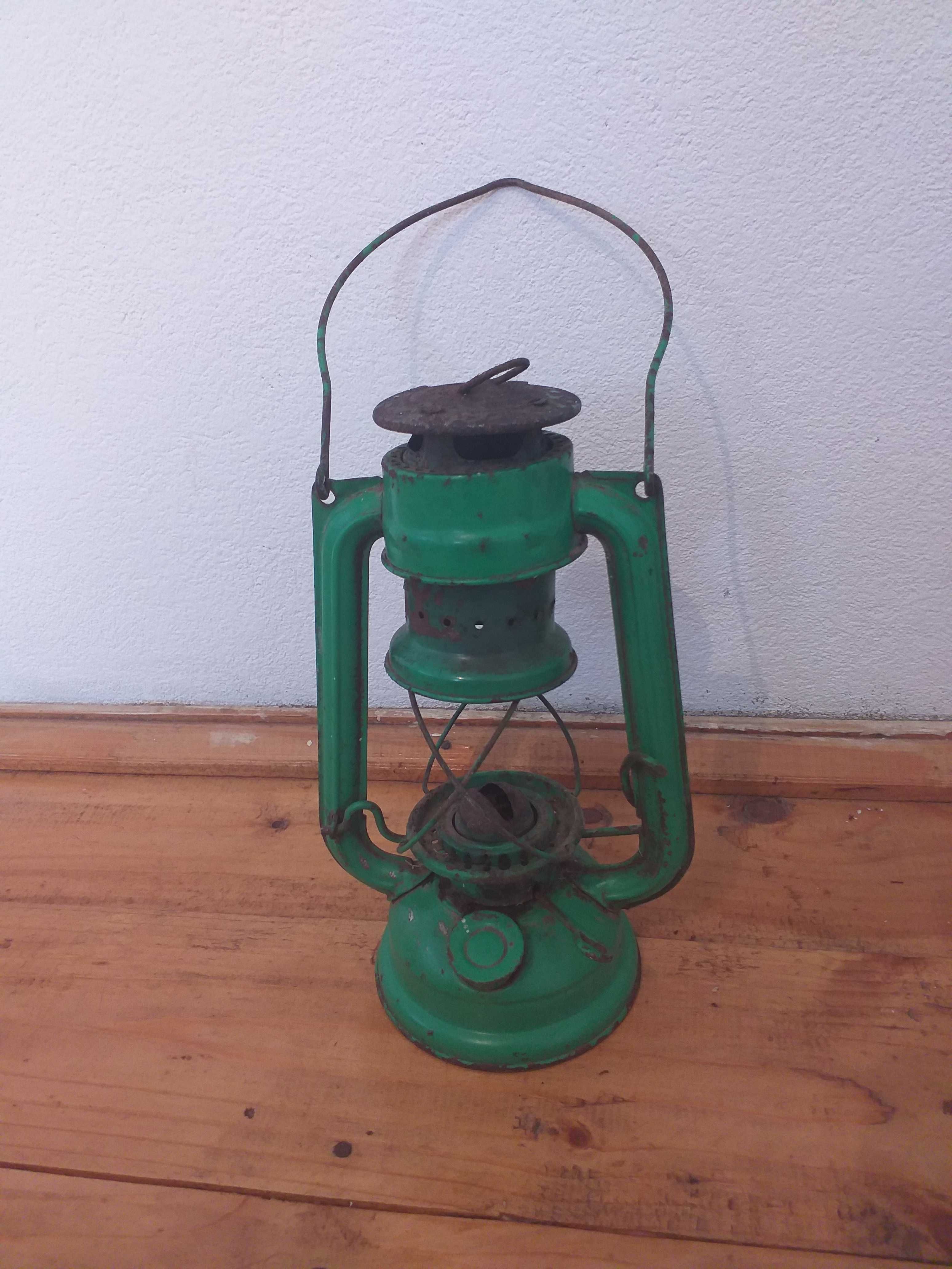 Lampa/felinar vechi METALOGLOBUS,anii '60-'70-vintage