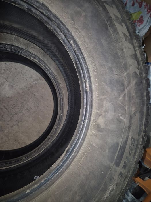 Четыре шины зимние шипованные 265/70 R16
