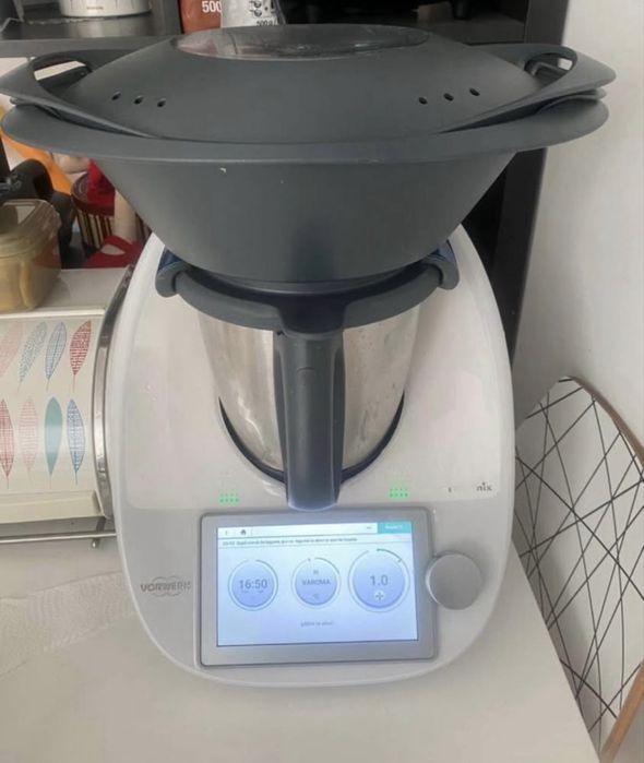 THERMOMIX TM6 - Robotul multifuncțional care le face pe toate!