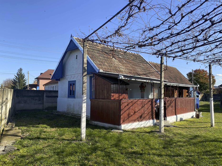 Vand teren intravilan 1100 mp cu 2 case in Chetani, Mures