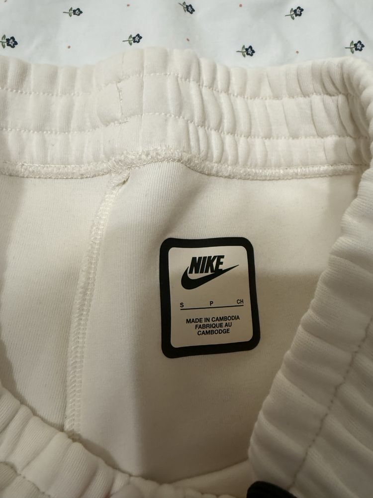 Nike Tech долнище
