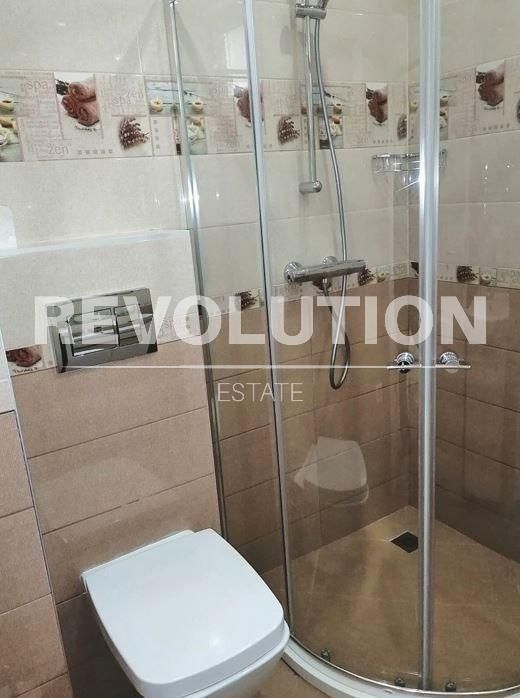 Двустаен апартамент в района на Цветен квартал!