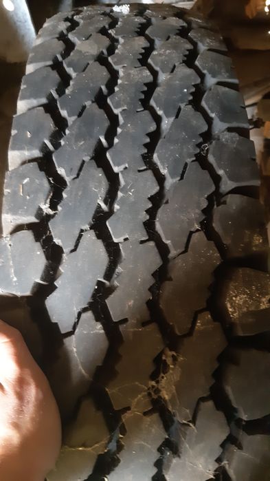 Продам шину на КамАЗ