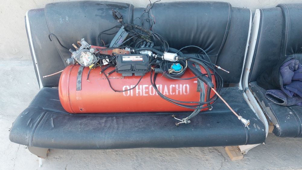 Газ на автомобиль 6ти цилиндровый 4 ое поколение  в хорошем состоянии