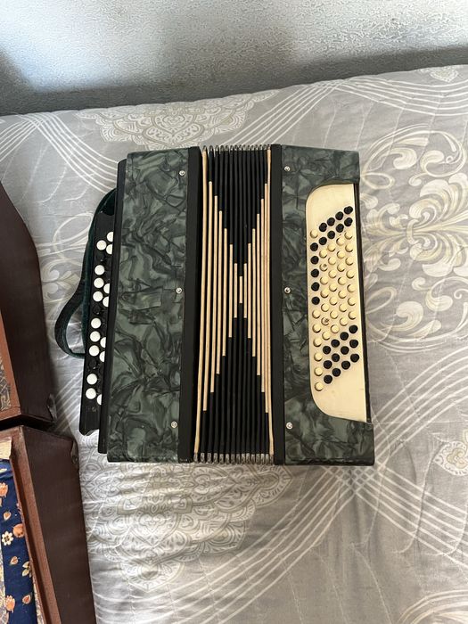 Баян в отличном состоянии рабочий