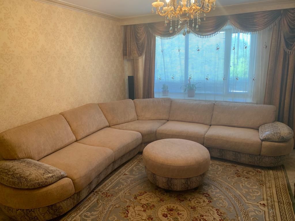 Продам диван угловой б/у