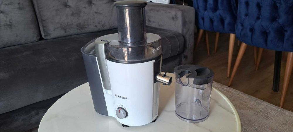 Сокоизстисквачка за плодове и зеленчуци Bosch 700 W