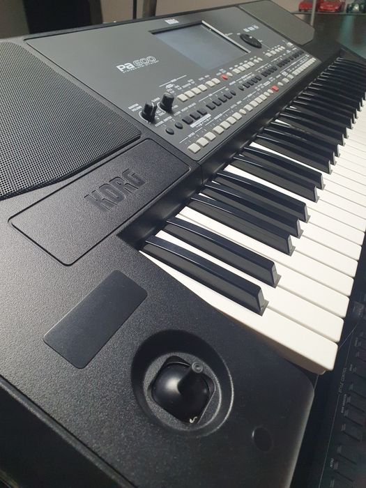 Orga Korg PA 600