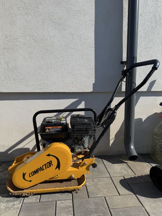 Compactor de inchiriat