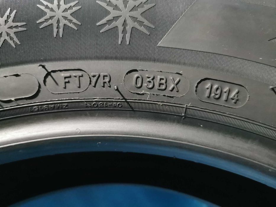 205 60 16 michelin m+s 4 buc