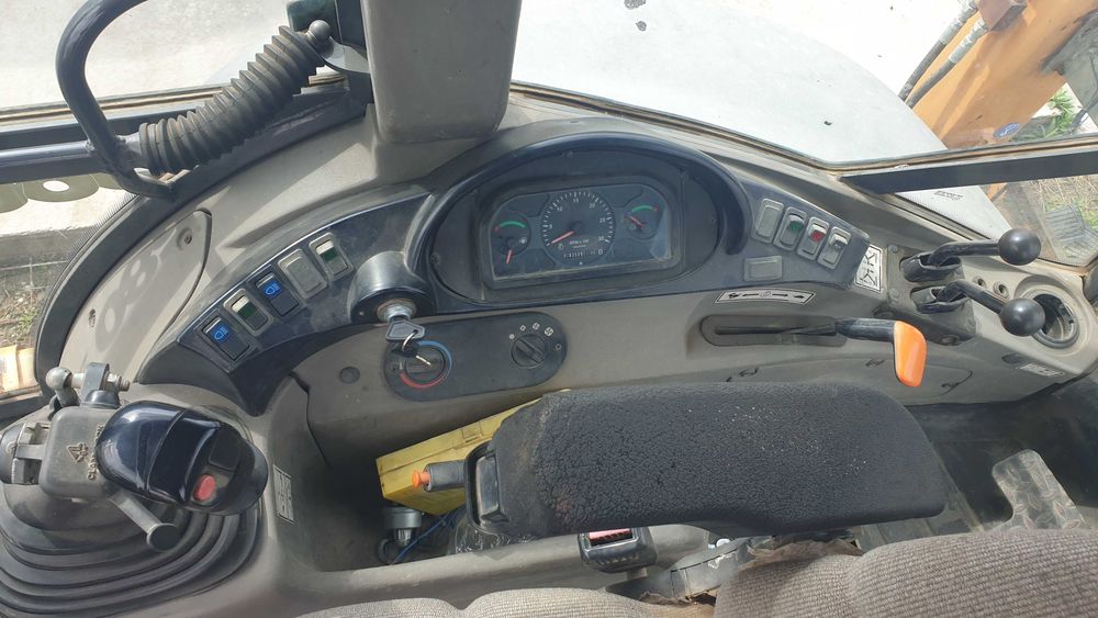 Vând Buldoexcavator Case 580sr