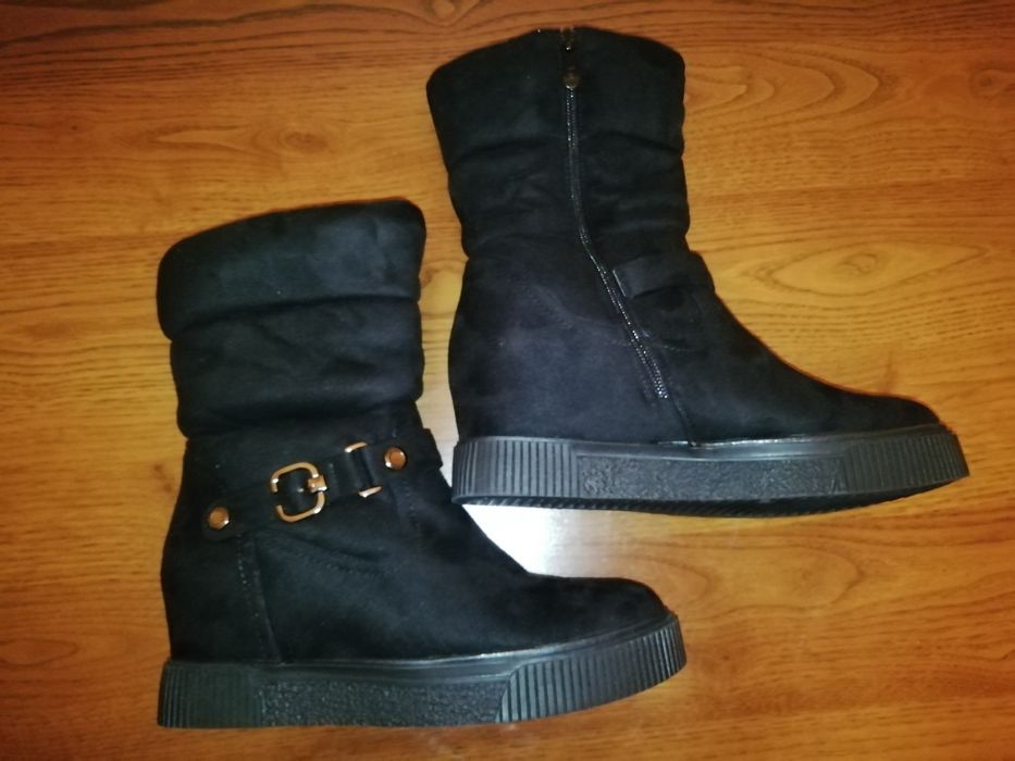 Продам женские сапожки