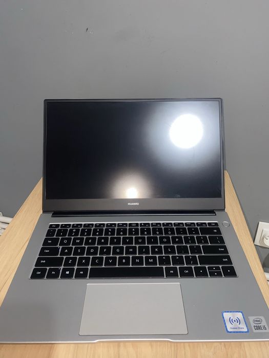 Vand laptop Huwaei d14