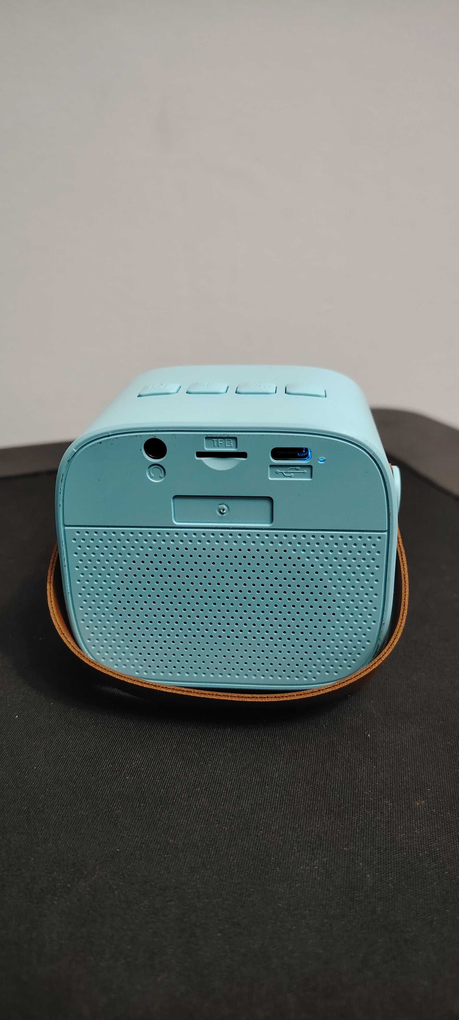 Мини караоке система, Bluetooth Колонка с безжичен микрофон !