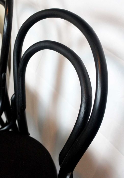 Дървени трапезни столове мека седалка черни