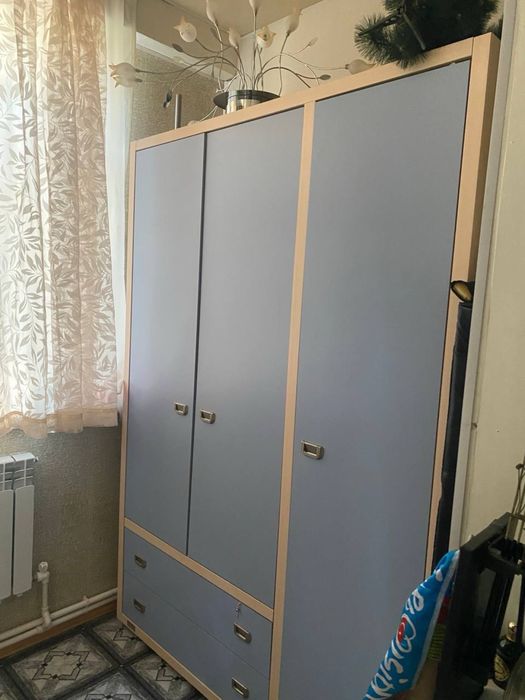 Продаётся 2 ком с мебель техникой 8 мкр