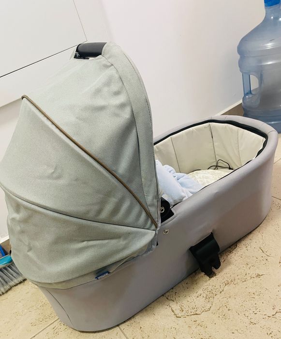 Cărucior Chicco 3 în 1