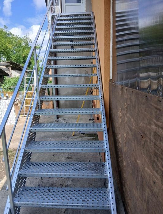 Scari metalice zincate