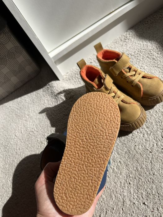 Lot de Incaltaminte de piele pebebe masura 23 si adidasi 23/24