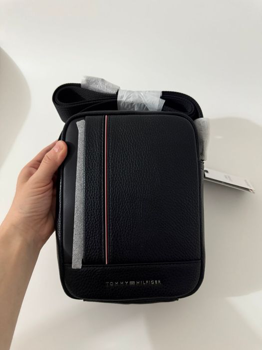 Продам мужскую сумку Tommy Hilfiger