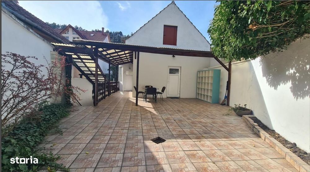 Casa  4 camere , curte individuala ,petfriendly Schei