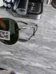 Vând ochelari de soare Ray Ban noi.