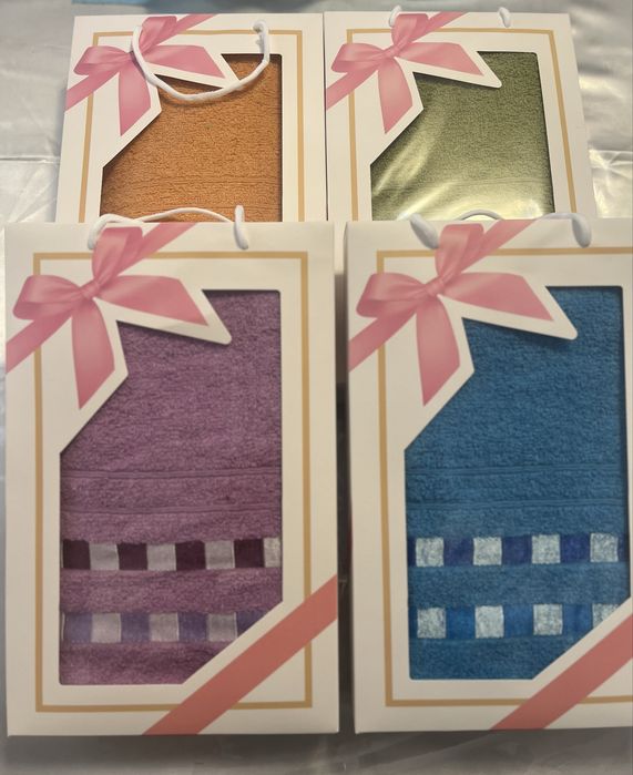 Новые, полотенца в коробке