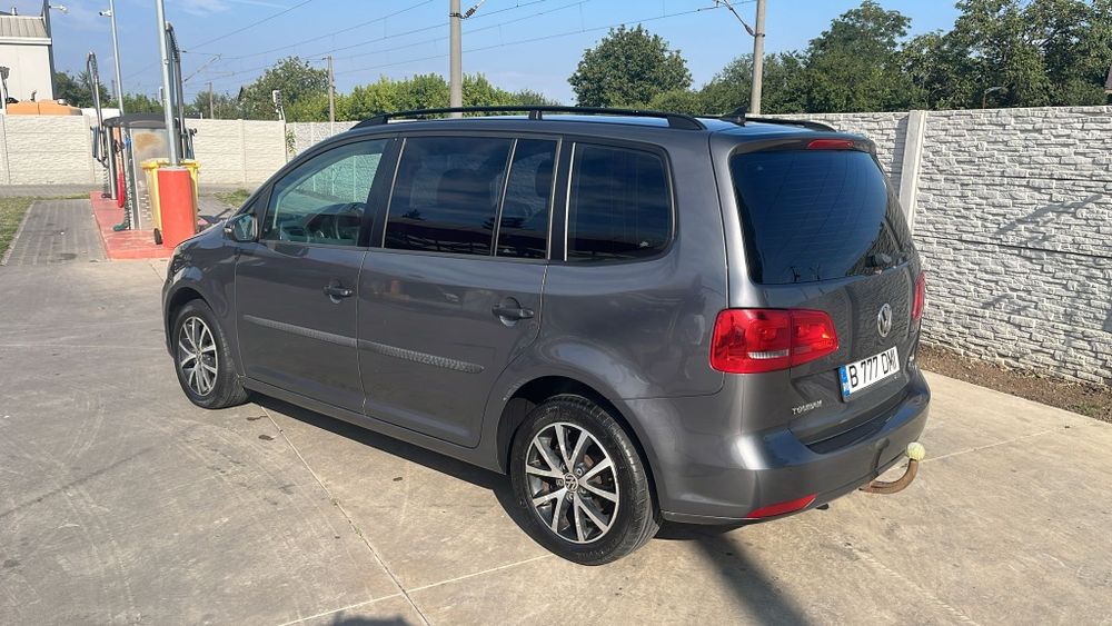 Vând wolswagen  touran