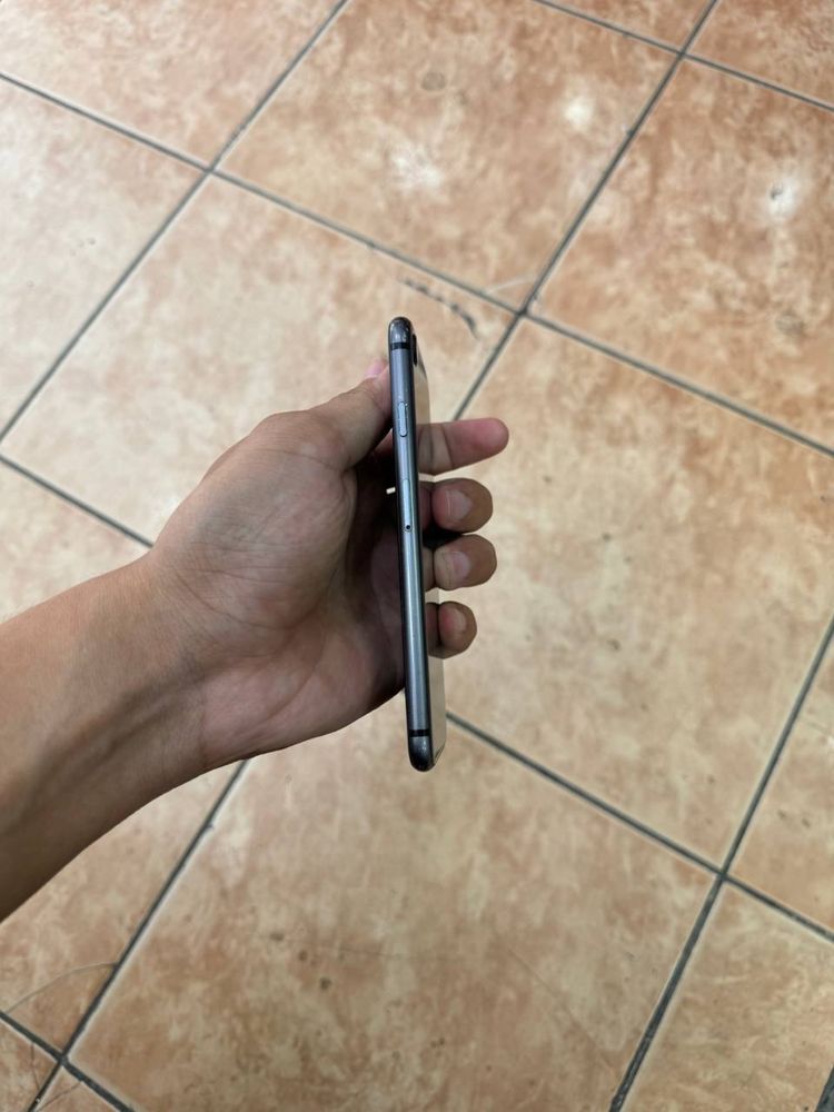 Iphone 8 sotiladi