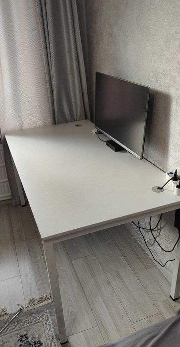 Стол офисный декстер в отличном состоянии