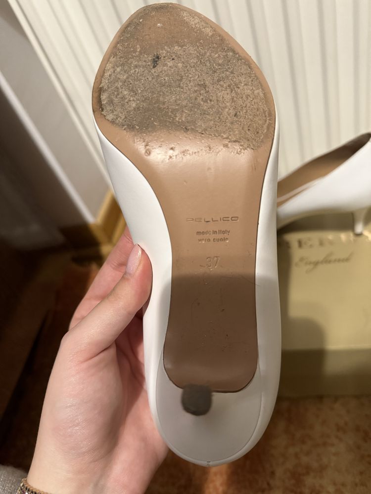 Pantofi cu toc brand italian